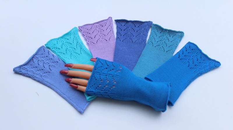 Pulswärmer Merino Armstulpen 10Farben Wollstulpe Handstulpe Strickstulpe Armwärmer Damenstulpe Fäustlinge Handschuhe Accessoires Pulswärmer Merino Armstulpen 10Farben Wollstulpe Handstulpe Strickstulpe Armwärmer Damenstulpe Fäustlinge Handschuhe Accessoires von TrivunaDieStrickerin