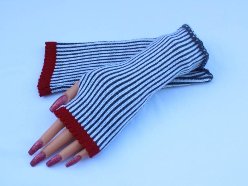 Pulswärmer Merino Armstulpen Wollstulpe Handstulpe Stulpe Strickstulpe Armwärmer Damenstulpe Fäustlinge Accessoires Handschuhe Pulswärmer Merino Armstulpen Wollstulpe Handstulpe Stulpe Strickstulpe Armwärmer Damenstulpe Fäustlinge Accessoires Handschuhe von TrivunaDieStrickerin