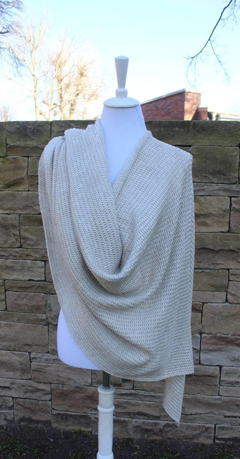 Stola Schal Beige Schultertuch Strickschals Boleros Brautstola Hochzeitsstola Loop Damen Geshenk Handmade Elegant Parti Stylist von TrivunaDieStrickerin