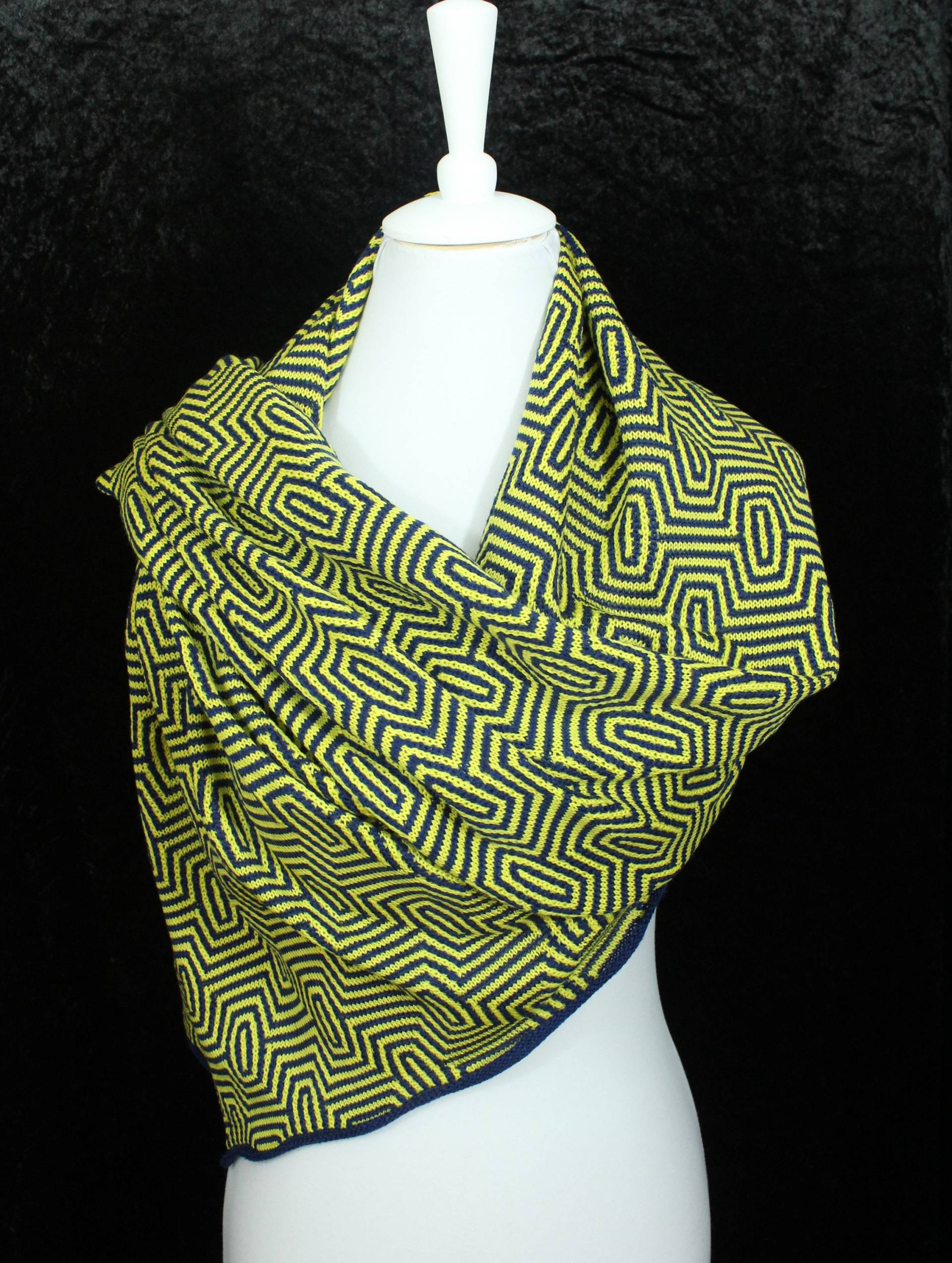 Zweifarbigen/Stola Merino Merinotuch Hochzeitsstola Brautstola Schals Männerschal Strickstola Schultertuch Accessoires Tücher Dreieckstuch von TrivunaDieStrickerin