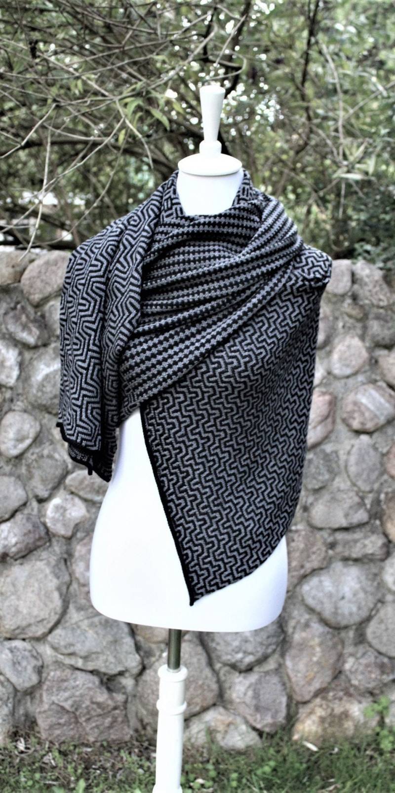 xxl Merinotuch Unisex Stola Tuch Schultertuch Wolltuch Schals Strickstola Brautstola Herrenschals Accessoires Geschenke Tüchertrachten xxl Merinotuch Unisex Stola Tuch Schultertuch Wolltuch Schals Strickstola Brautstola Herrenschals Accessoires Geschenke Tüchertrachten von TrivunaDieStrickerin