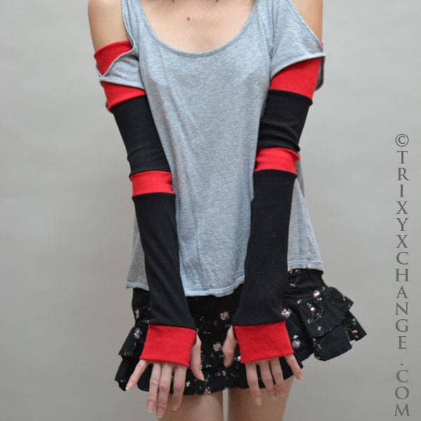 Rote Armstulpen Baumwolle Patchwork Stulpen Rot Gestreifte Schwarze Trixy Xchange von TrixyXchangeDotCom