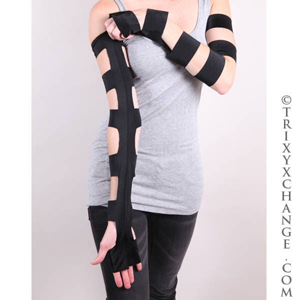 Schwarze Cut Out Handschuhe Lange Schwarze Armstulpen Pvc Cyber Goth Kleidung Edm Damen Käfig Herren - Trixy Xchange von TrixyXchangeDotCom