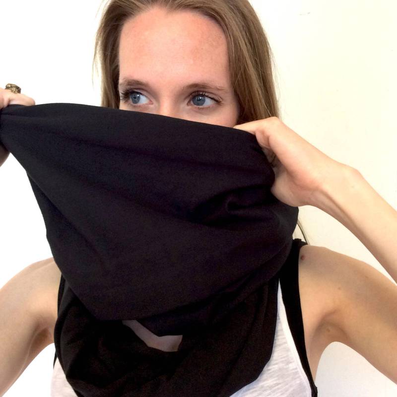 Schwarzer Infinity Schal Baumwolle Kreis Schwarz Hijab Handgefertigter Winter Handgemachter Warmer Langer Hals Wickeldecke - Trixy Xchange von TrixyXchangeDotCom