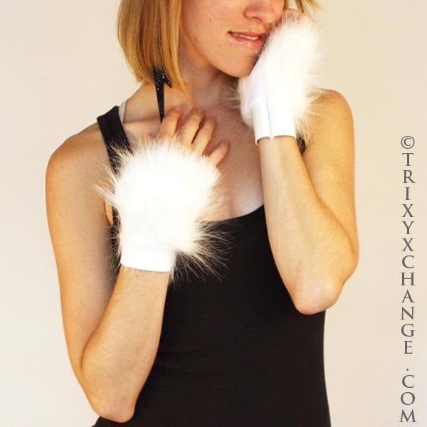 Weißer Fell Armstulpen Schwarz Rosa Grüne Fluffies Katzenkostüm Katzenhandschuhe Tierkostüm Anime Trixy Xchange von TrixyXchangeDotCom