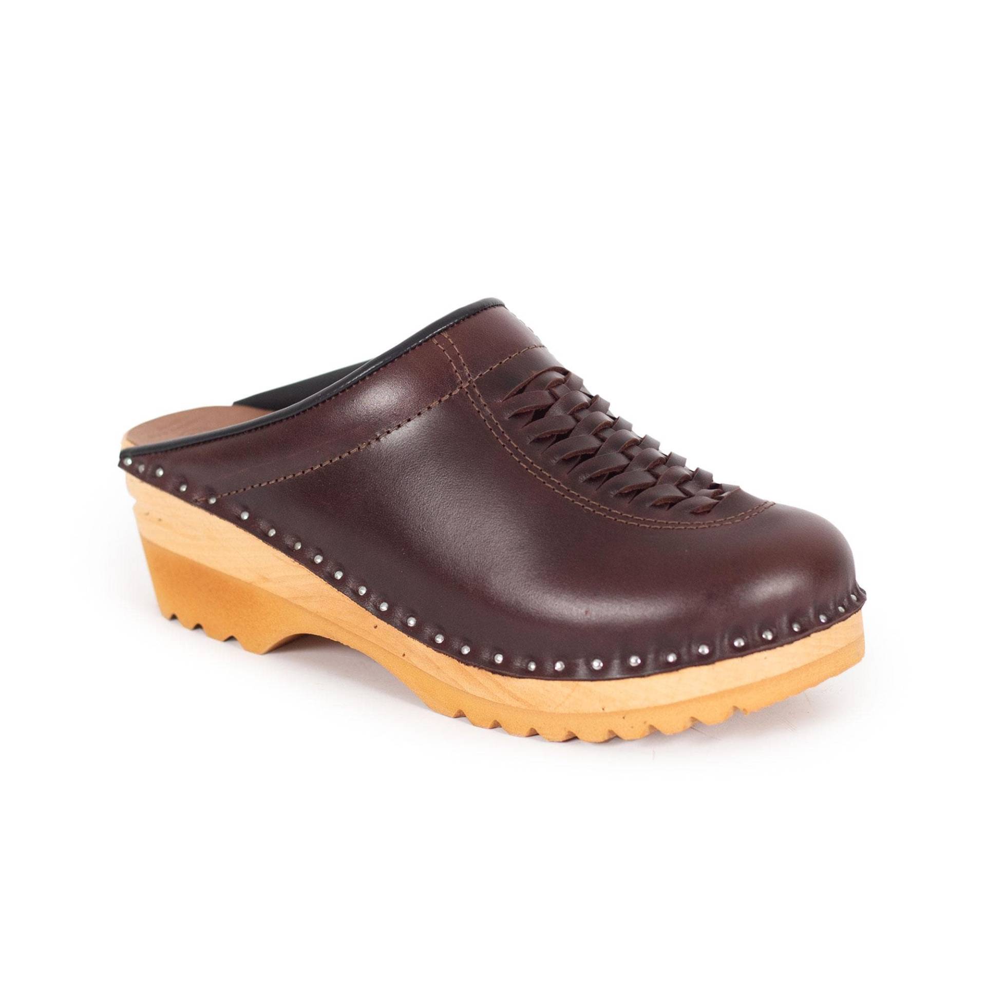 Geflochtene Braune Leder Clogs Troentorp Wright Unisex Style Geflochtene Braune Leder Clogs Troentorp Wright Unisex Style von TroentorpClogs