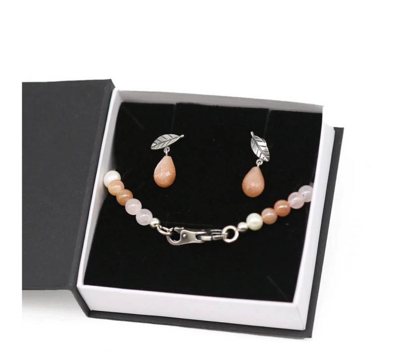 Trollbeads Schmuckset Traumhafte Liebe Geschenkset Collier und Ohrringe Feldspat Mondstein von Trollbeads