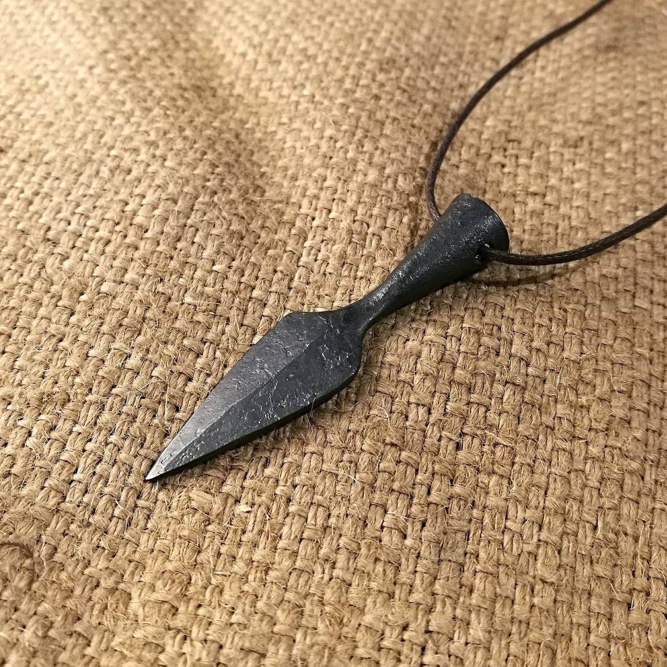 Odins Speer Anhänger, Handgeschmiedet Aus Flussstahl Odins Speer Anhänger, Handgeschmiedet Aus Flussstahl von TrollhillForge