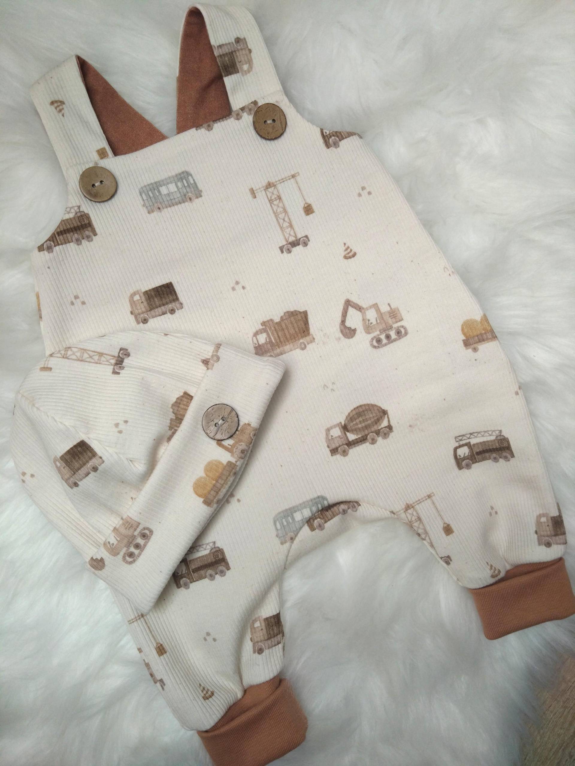 Babyset Mitwachsender Strampler Und Mütze Baustellenfahrzeuge Verschiedene Größen Babyset Mitwachsender Strampler Und Mütze Baustellenfahrzeuge Verschiedene Größen von TrollkvinneHandmade
