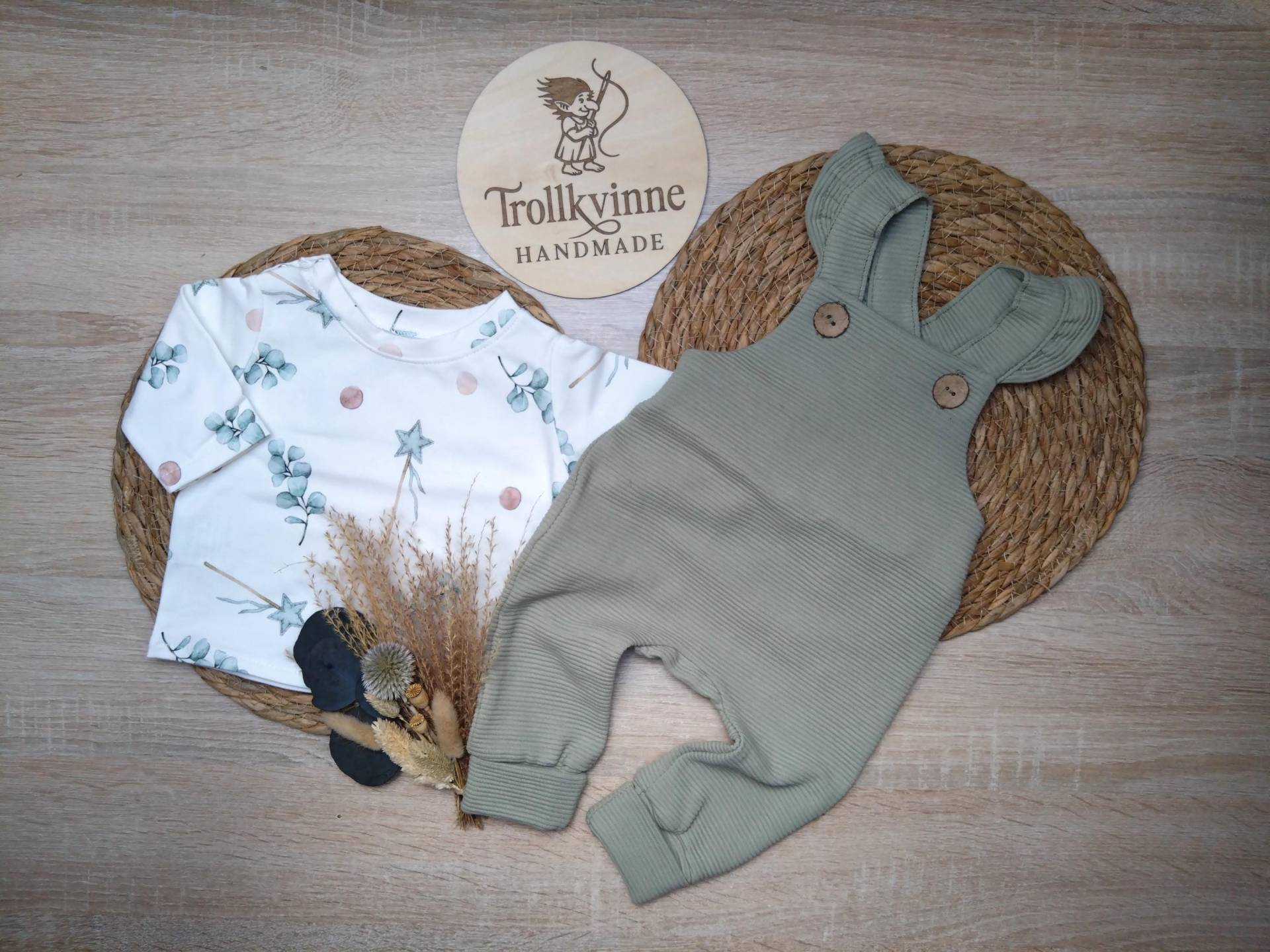 Set Rüschenlatzhose Mädchen Mit Shirt Verschiedene Größen von TrollkvinneHandmade