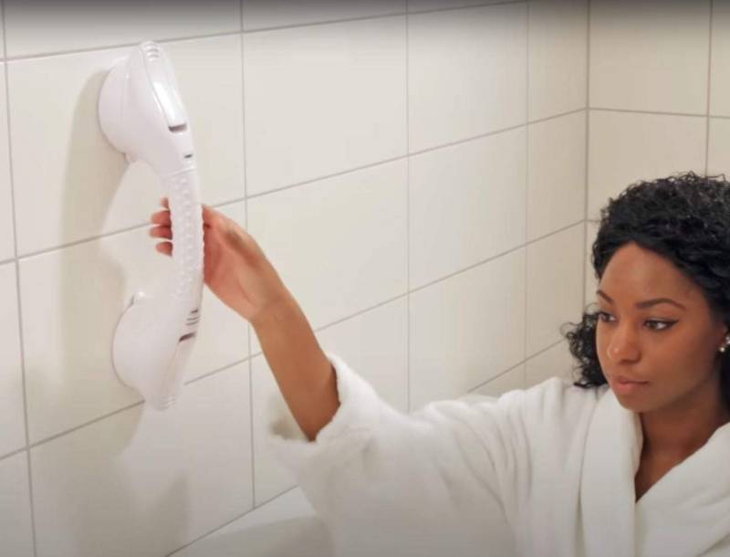 TronicXL Badewannengriff Senioren Duschgriff ohne Bohren Sauggriff Griffstange Badezimmer Bad von TronicXL