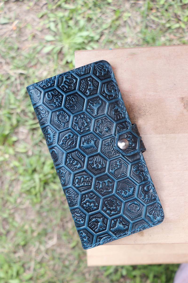 Personalisierte Damen Schlanke Brieftasche Studenten Geschenk Große 1. Mutter Tag Lange Frauen Geprägte Muster Leder Handgefertigt von TropaeisLeather