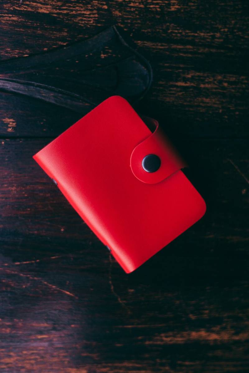 Visitenkartenetui Aus Rotem Leder. Roter Handgefertigter Halter Naturleder. Kartenhalter von TropaeisLeather