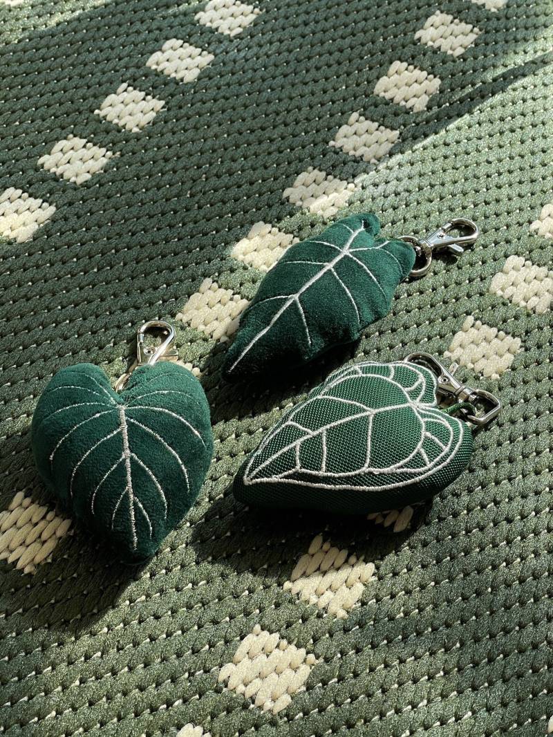 3 Mini Blatt Schlüsselanhänger | Handgemachter Frydek, Gloriosum, Anthurium von TropicalCollectionTH