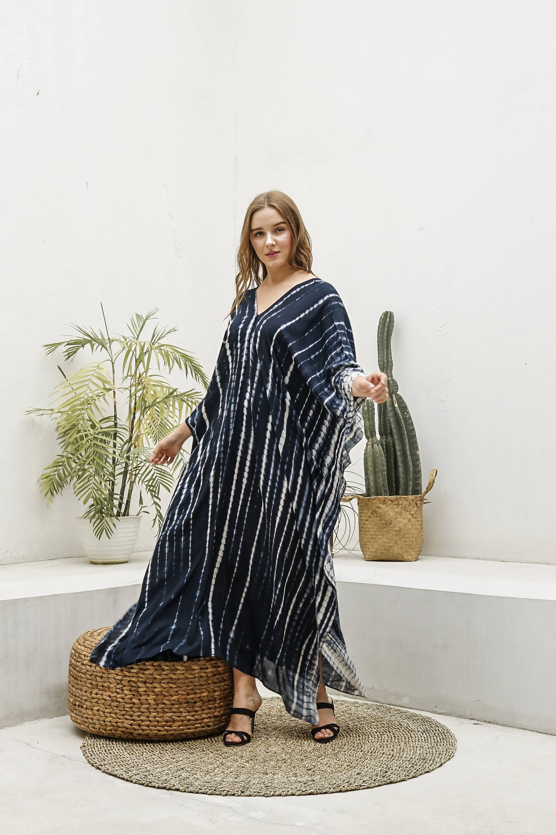 Handkrawatte Gefärbt, Ka01-Td02, Kaftan Kleid, Langes Kaftan Schlichtes Kleid, Stylisch, Elegant, Miami, lbiza, Urlaubskleid, Abendkleid, Lockere von TropisDesigns