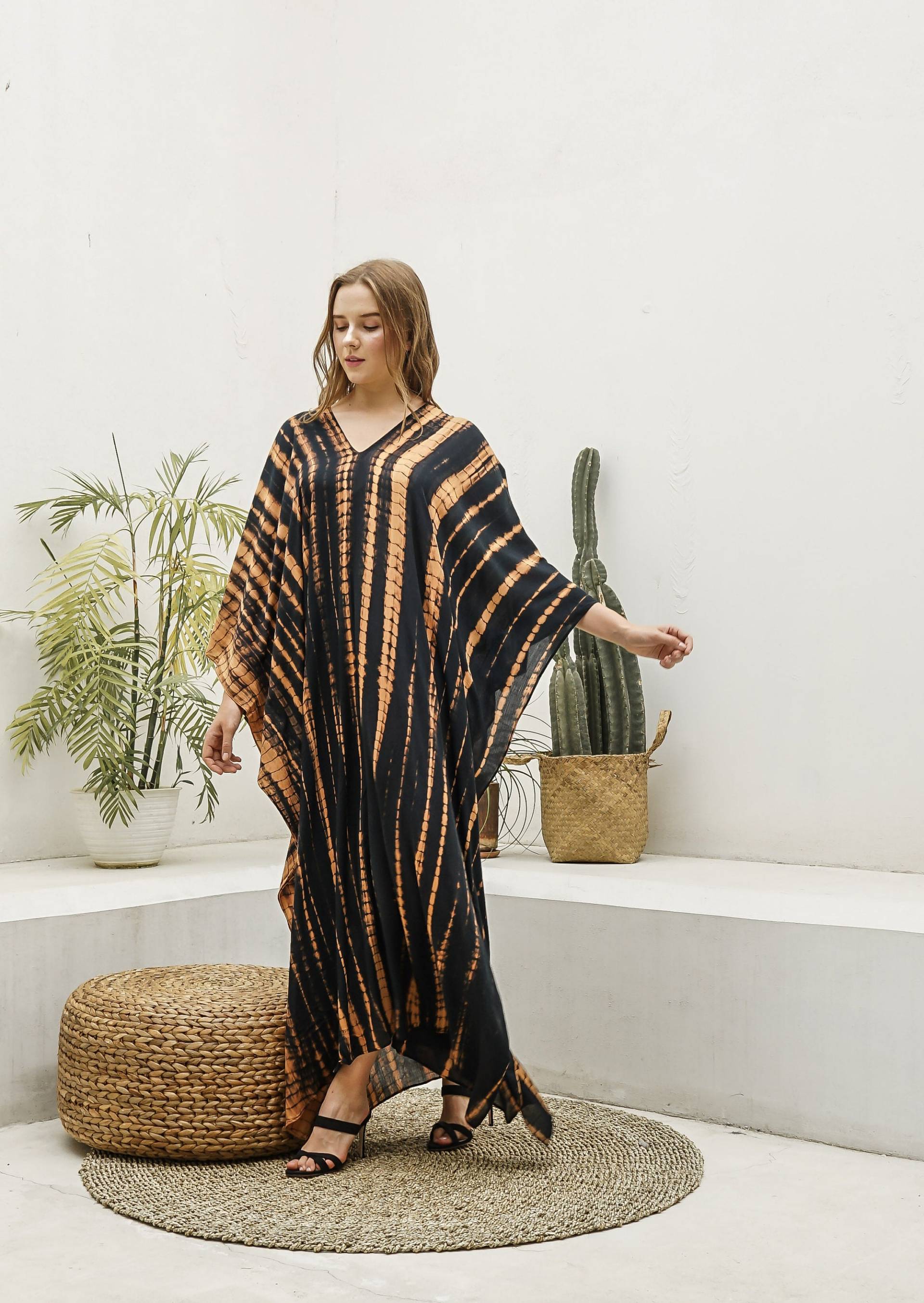 Handkrawatte Gefärbt, Ka01-Td05 Kaftan Kleid, Langes Schlichtes Kleid, Stylisch, Elegant, Miami, lbiza, Urlaubskleid, Abendkleid, Lockere Passform von TropisDesigns
