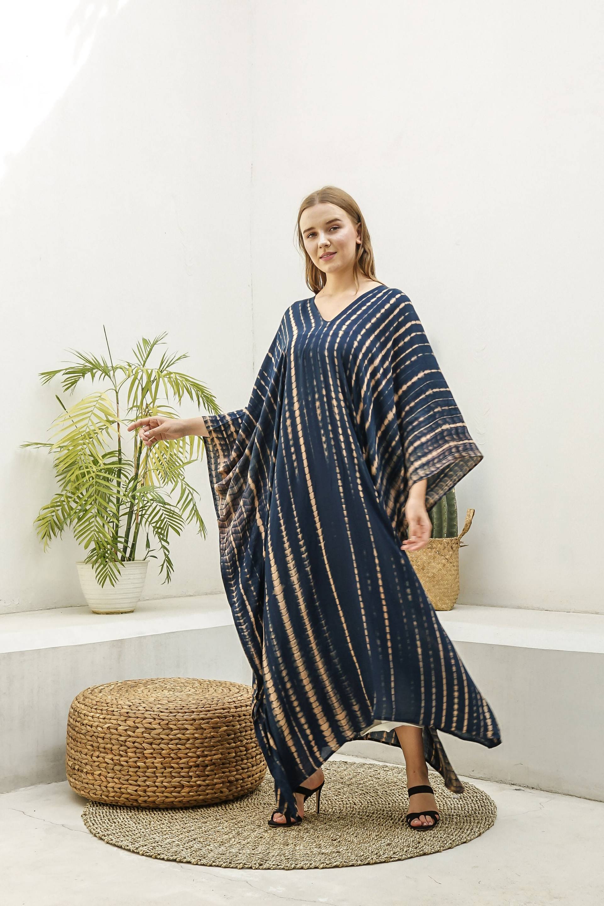 Handkrawatte Gefärbt, Ka01-Td13 Kaftan Kleid, Langes Schlichtes Kleid, Stylisch, Elegant, Miami, lbiza, Urlaubskleid, Abendkleid, Lockere Passform von TropisDesigns