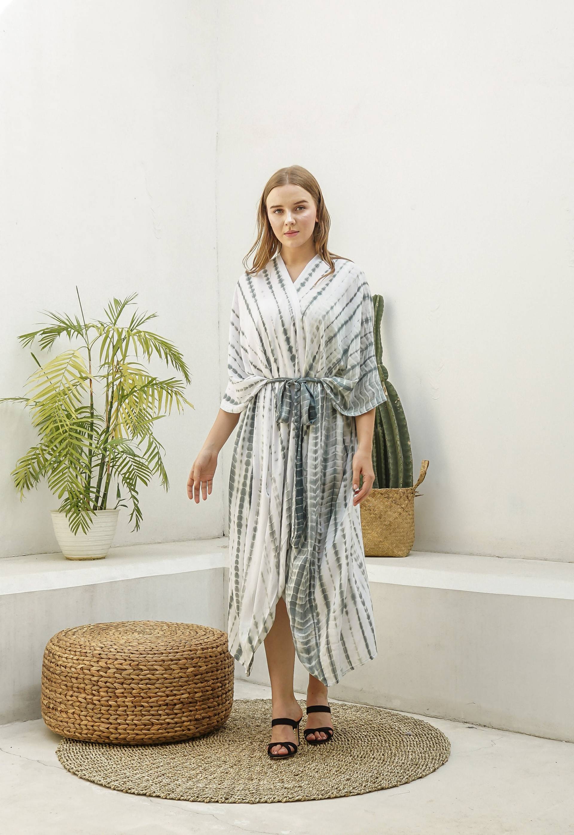 Kimono Gefärbte Robe, Ki01-Td10 Kimono, Krawattenfarbe Cover Up, Stylisch, Elegant, Strandhülle, Lockerer von TropisDesigns