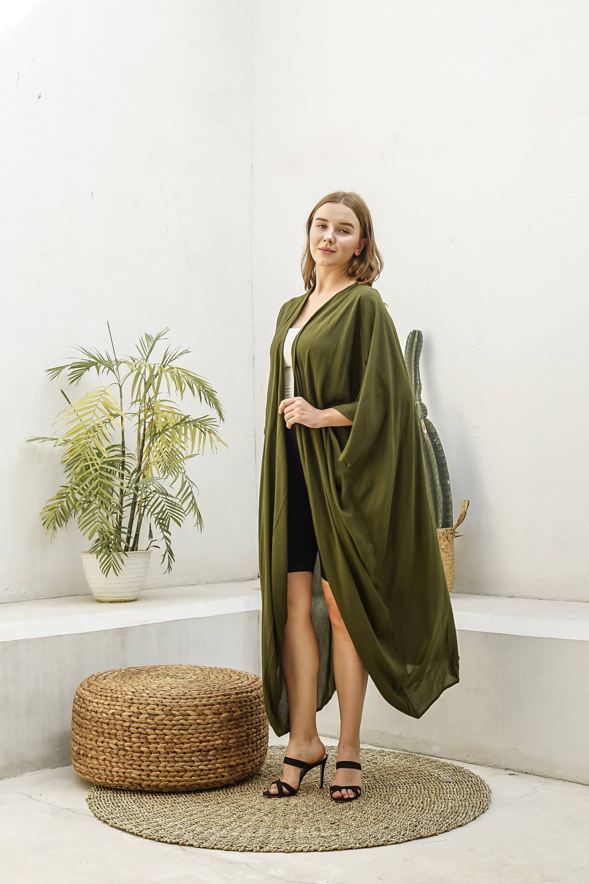 Kimono Handgefärbte Robe, Ki01 - Army Green Kimono, Tie Dye Kimono Cover Up, Stylish, Elegant, Robe, Beach Loose Fit Urlaub von TropisDesigns