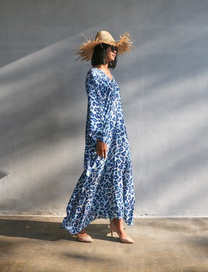 Leopard Kaftan, Ka01 Blau, Kaftankleid, Plus Size Kleid, Stylisch, Elegant, lbiza, Urlaubskleid, Abendkleid, Lockere Passform von TropisDesigns