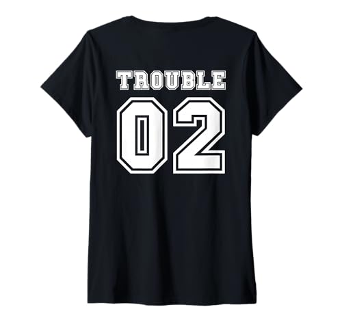 Damen I Am Trouble Bestie folgt Matching Best Friends Sports T-Shirt mit V-Ausschnitt Damen I Am Trouble Bestie folgt Matching Best Friends Sports T-Shirt mit V-Ausschnitt von Trouble Always Finds Me Co