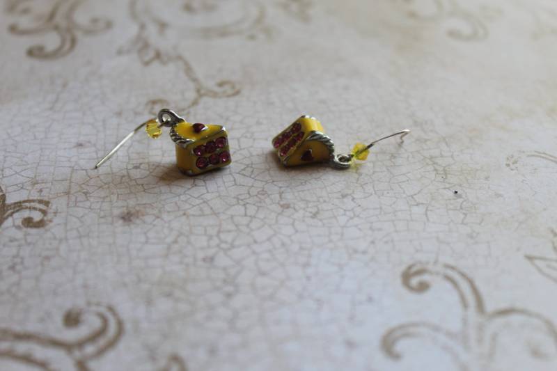 3D Gelbe Kuchenscheibe Ohrringe 3D Gelbe Kuchenscheibe Ohrringe von TrouvailleDesignNC