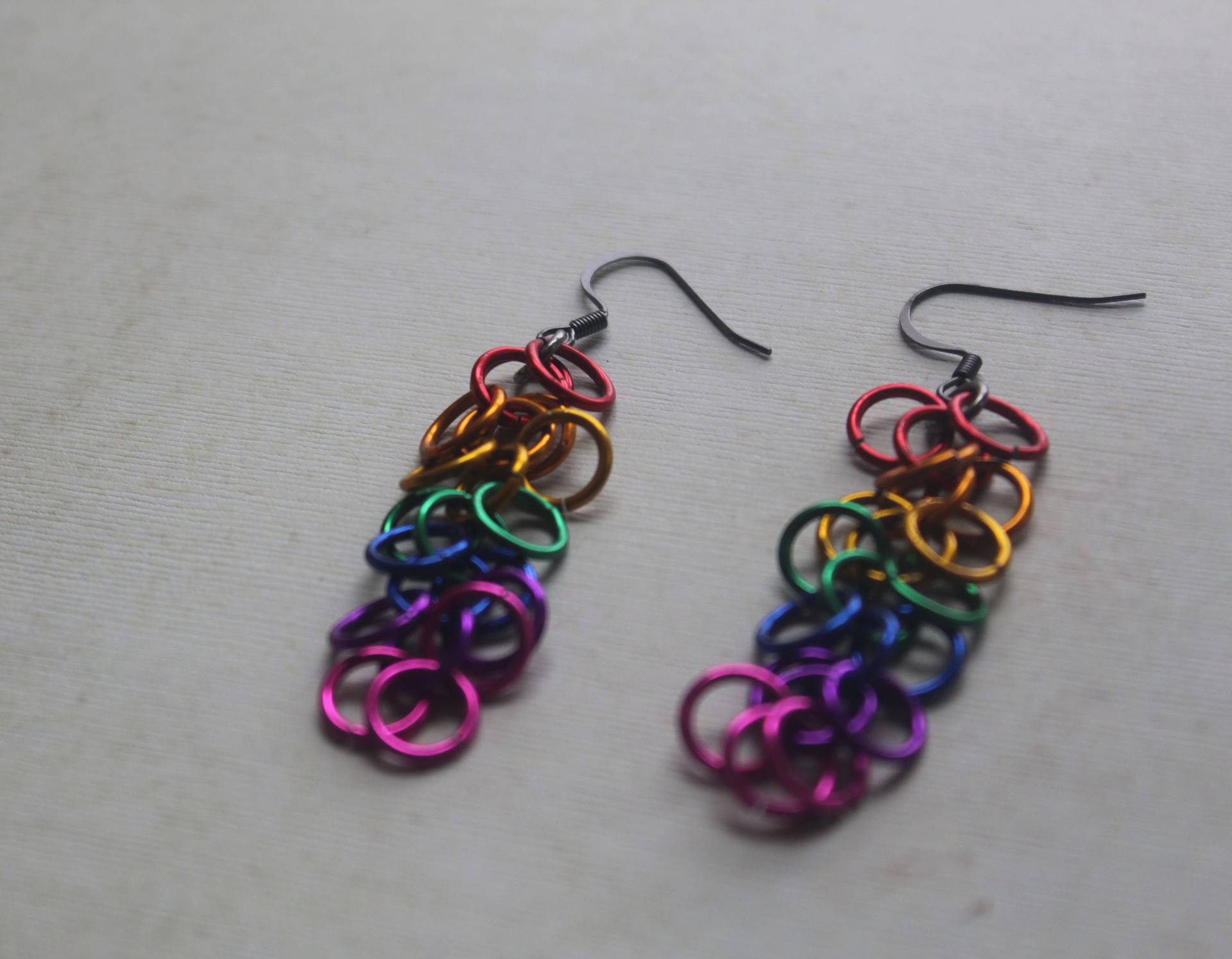 Chainmaille Regenbogen Lgbt Gay Pride Ohrringe | Medium Chainmaille Regenbogen Lgbt Gay Pride Ohrringe | Medium von TrouvailleDesignNC