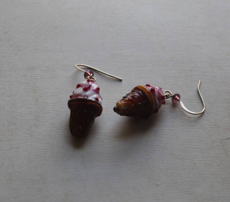Rosa Lampwork Streudel Eis Ohrringe Rosa Lampwork Streudel Eis Ohrringe von TrouvailleDesignNC