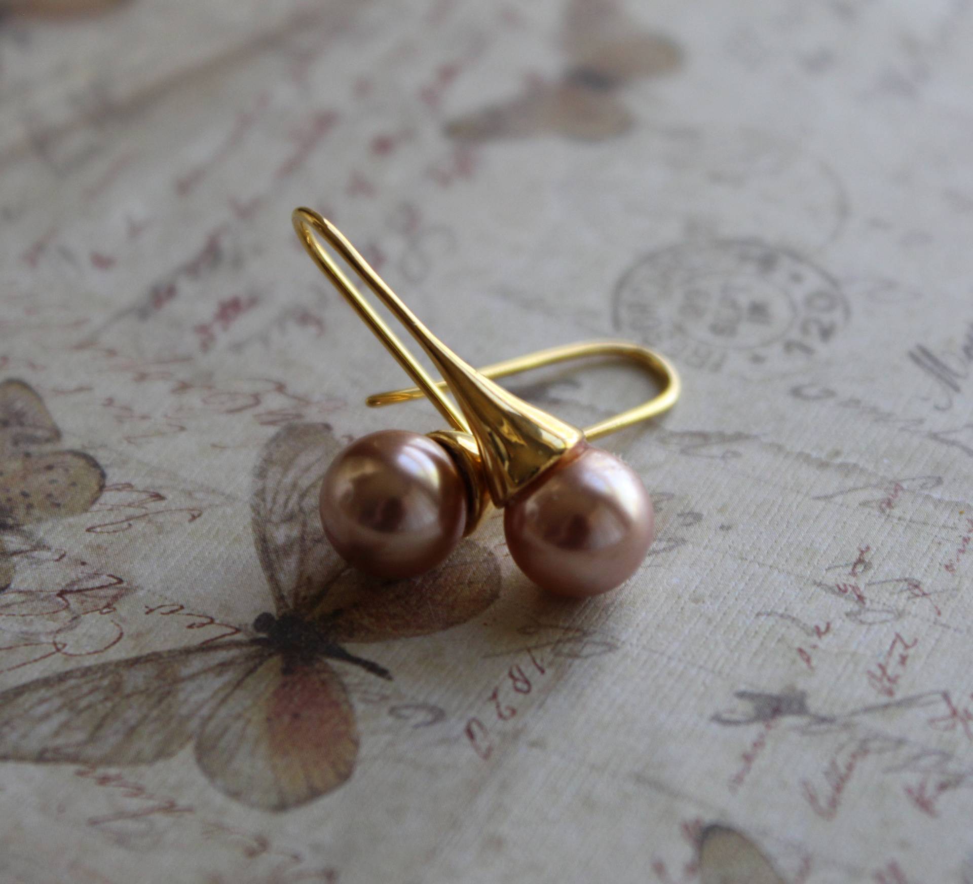 Rosegold Swarovski Perlen Tropfen Ohrringe | Vergoldet Rosegold Swarovski Perlen Tropfen Ohrringe | Vergoldet von TrouvailleDesignNC
