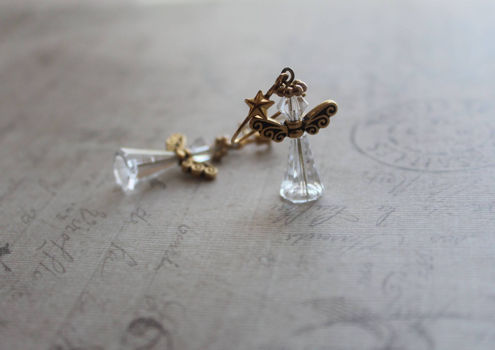 Swarovski Crystal Engel Ohrhänger | Crystal Clear, Goldfarben Swarovski Crystal Engel Ohrhänger | Crystal Clear, Goldfarben von TrouvailleDesignNC