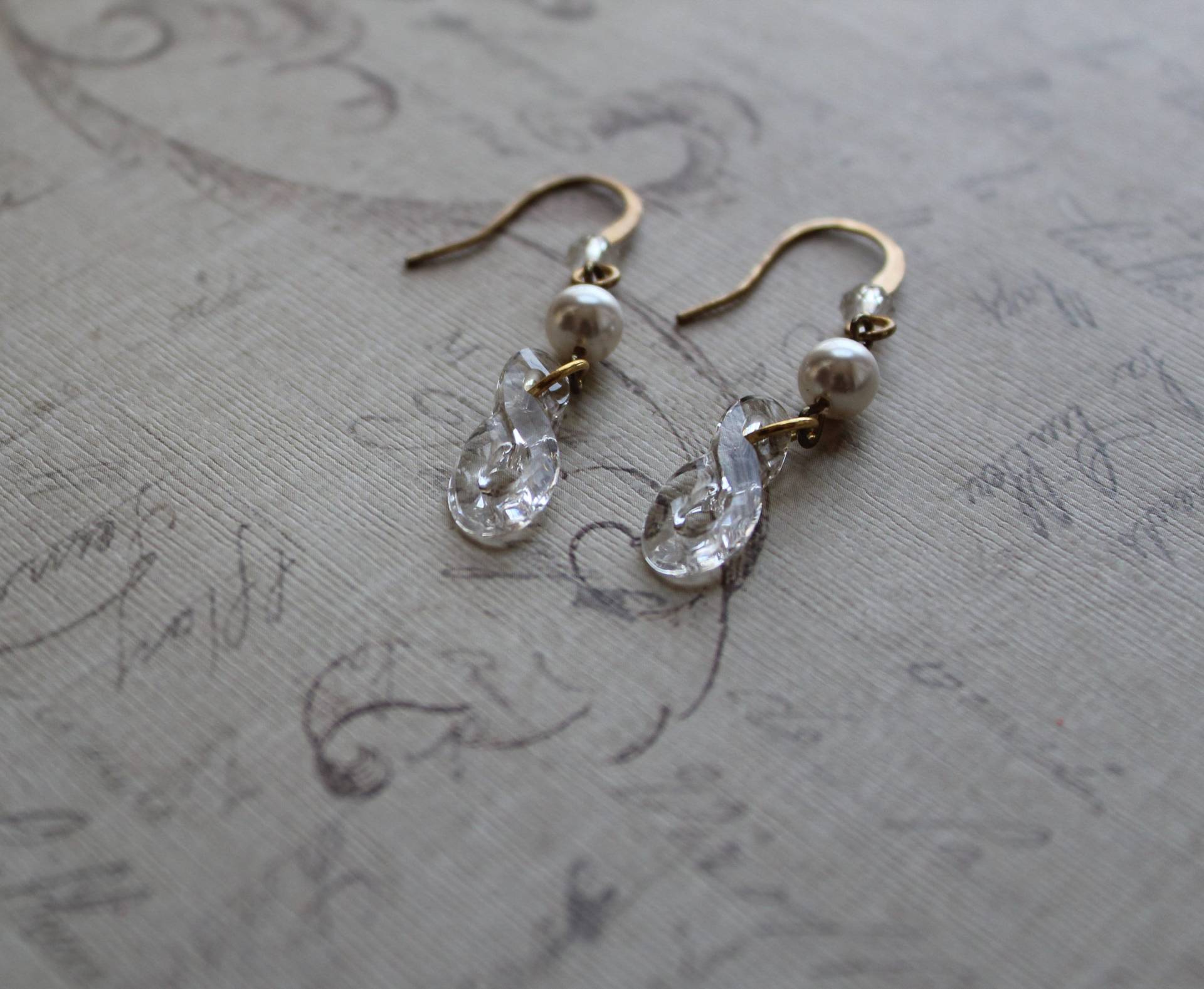 Swarovski Crystal Infinity Ohrringe Swarovski Crystal Infinity Ohrringe von TrouvailleDesignNC