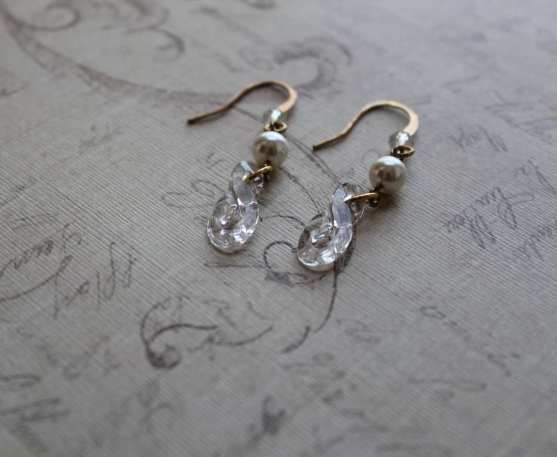 Swarovski Crystal Infinity Ohrringe Swarovski Crystal Infinity Ohrringe von TrouvailleDesignNC