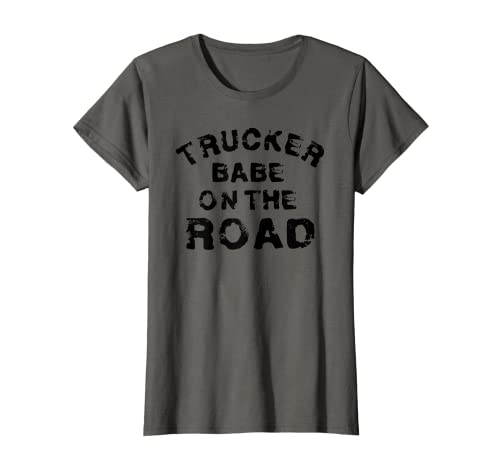 Damen Trucker Babe on the road LKW Fahrerin Truckerin Geschenk T-Shirt von Trucker Babe on the road LKW Fahrer Frau