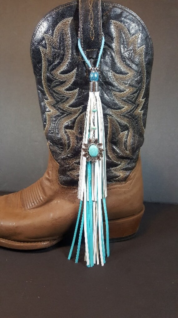 Türkise Blumen, Silberne Stiefelband Anhängerchen, Blauer Strass von TrudeesBoutique