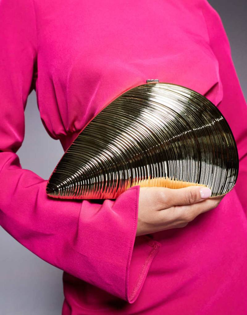True Decadence - Texturierte Muschel-Clutch in Goldoptik-Goldfarben von True Decadence