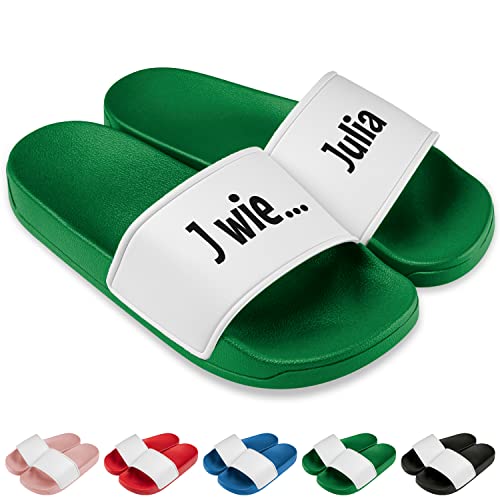 Badelatschen personalisiert „N wie Name“ – Schlappen für Sommer Büro Strand Garten Sauna Slipper Slides Hausschuhe - Geschenk zum Geburtstag Muttertag Vatertag Weihnachten (Gr. 36, Grün) von True Statements