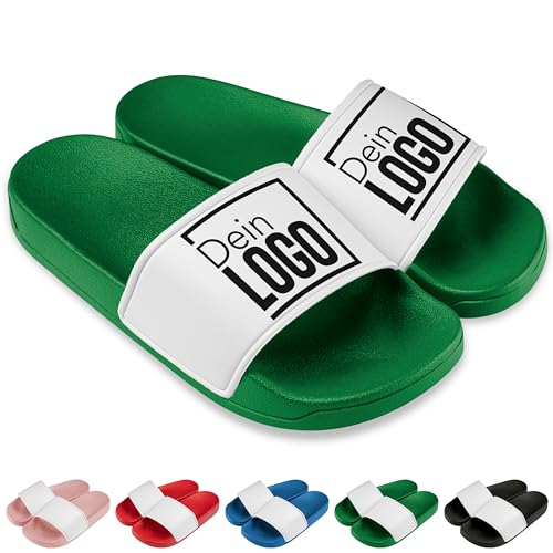 True Statements Badelatschen personalisiert mit eigenem Logo/Bild – selbst gestalten - Schlappen Slipper Slides | Firmen Werbe-Geschenke (Grün, Gr. 43) von True Statements