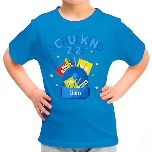 Kinder T-Shirt „Schulkind 2025“ für Jungen mit Namen personalisiert - Geschenk Einschulung Schulbeginn Kindergartenabgänger 1. Klasse - Motiv: Rucksack Blau, Blau, Gr. 152 von True Statements