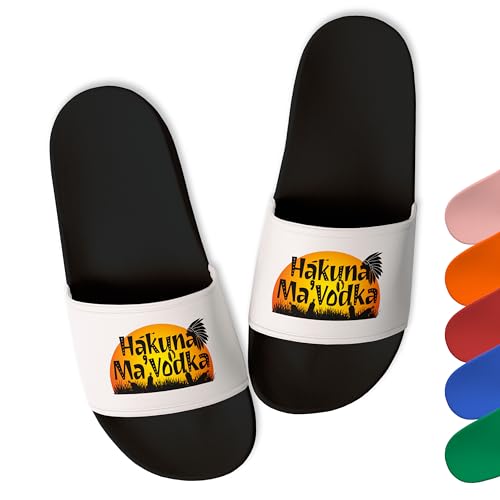True Statements Lustige Badelatschen Damen & Herren „Hakuna Ma'Vodka” - Trendige Schlappen Latschen Hausschuhe Unisex - aus robustem PVC, Schwarz, Gr. 47 von True Statements