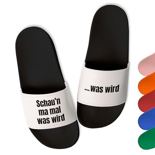True Statements Lustige Badelatschen Herren & Damen „Schau'n ma mal was Wird” - Trendige Schlappen Latschen Hausschuhe Unisex - aus robustem PVC, Schwarz, Gr. 45 von True Statements