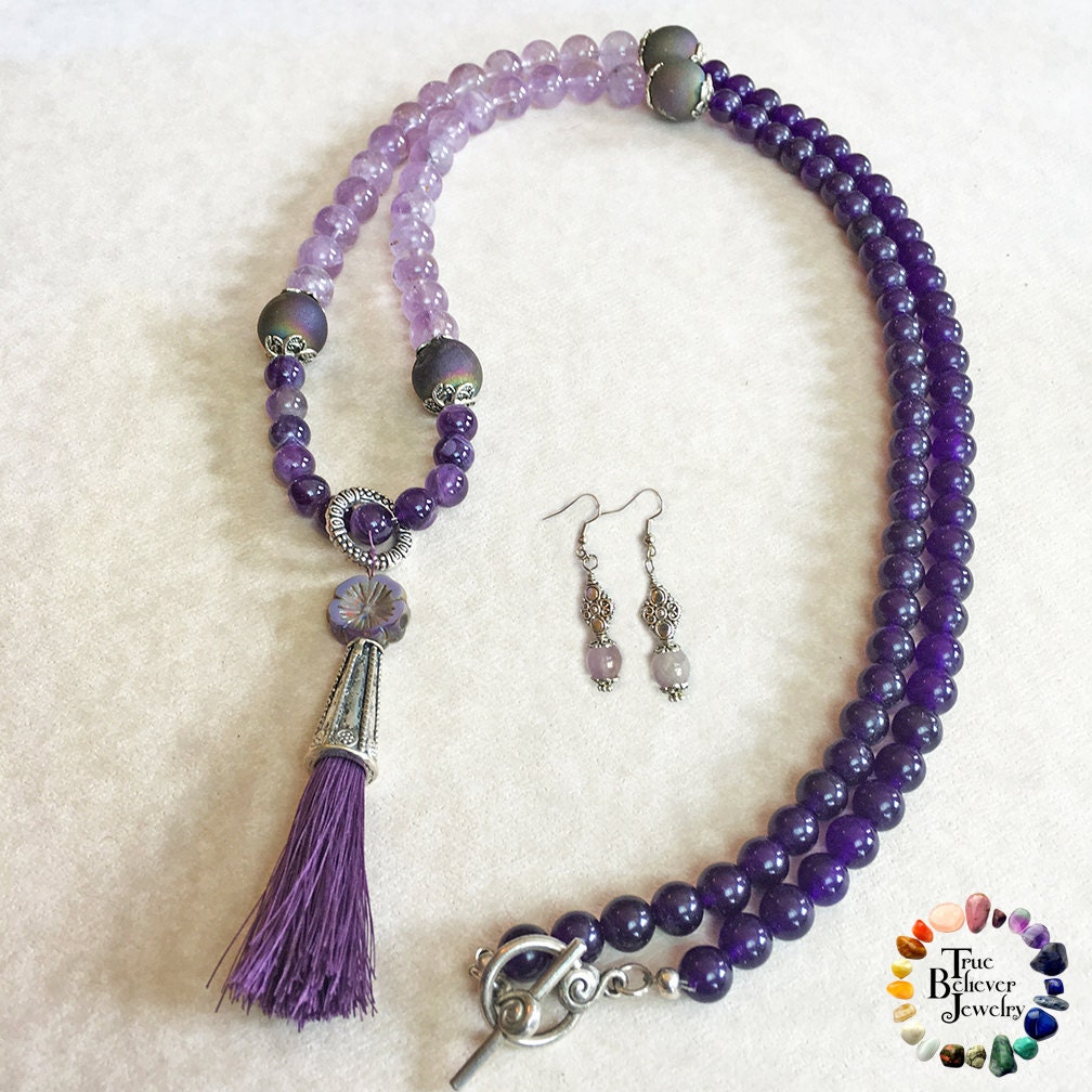 Lila Amethyst, 108 Perle Mala Halskette Mit Quaste Und Ohrringe Lila Amethyst, 108 Perle Mala Halskette Mit Quaste Und Ohrringe von TrueBelieverJewelry