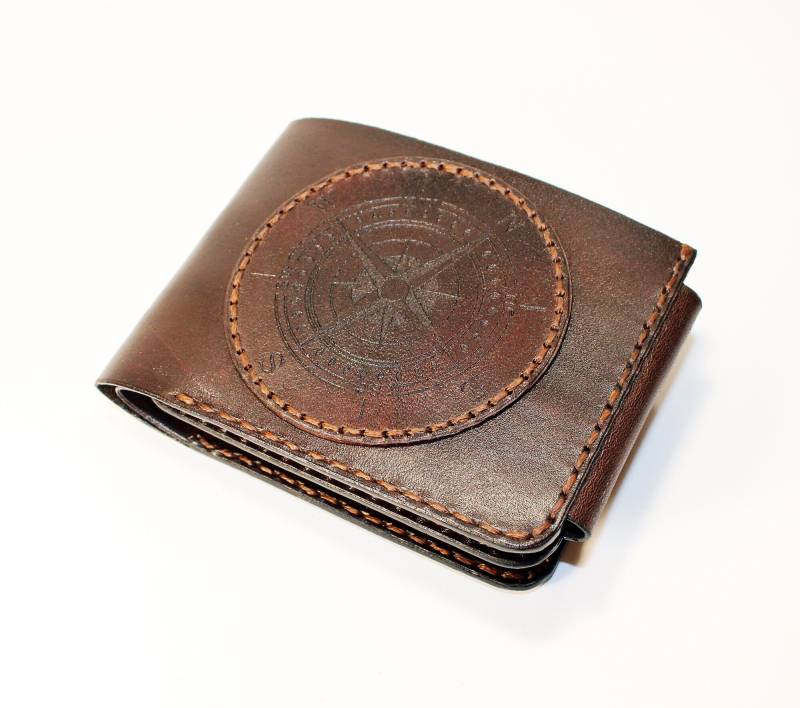 Handgefertigte Geldbörse Aus Leder Kompass Design, 9 Kartenfächer von TrueCalf