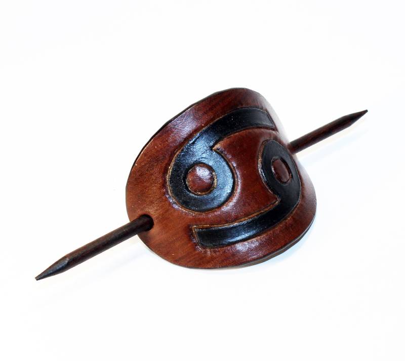 Handgefertigte Haarspange Mit Sternzeichen Krebs von TrueCalf