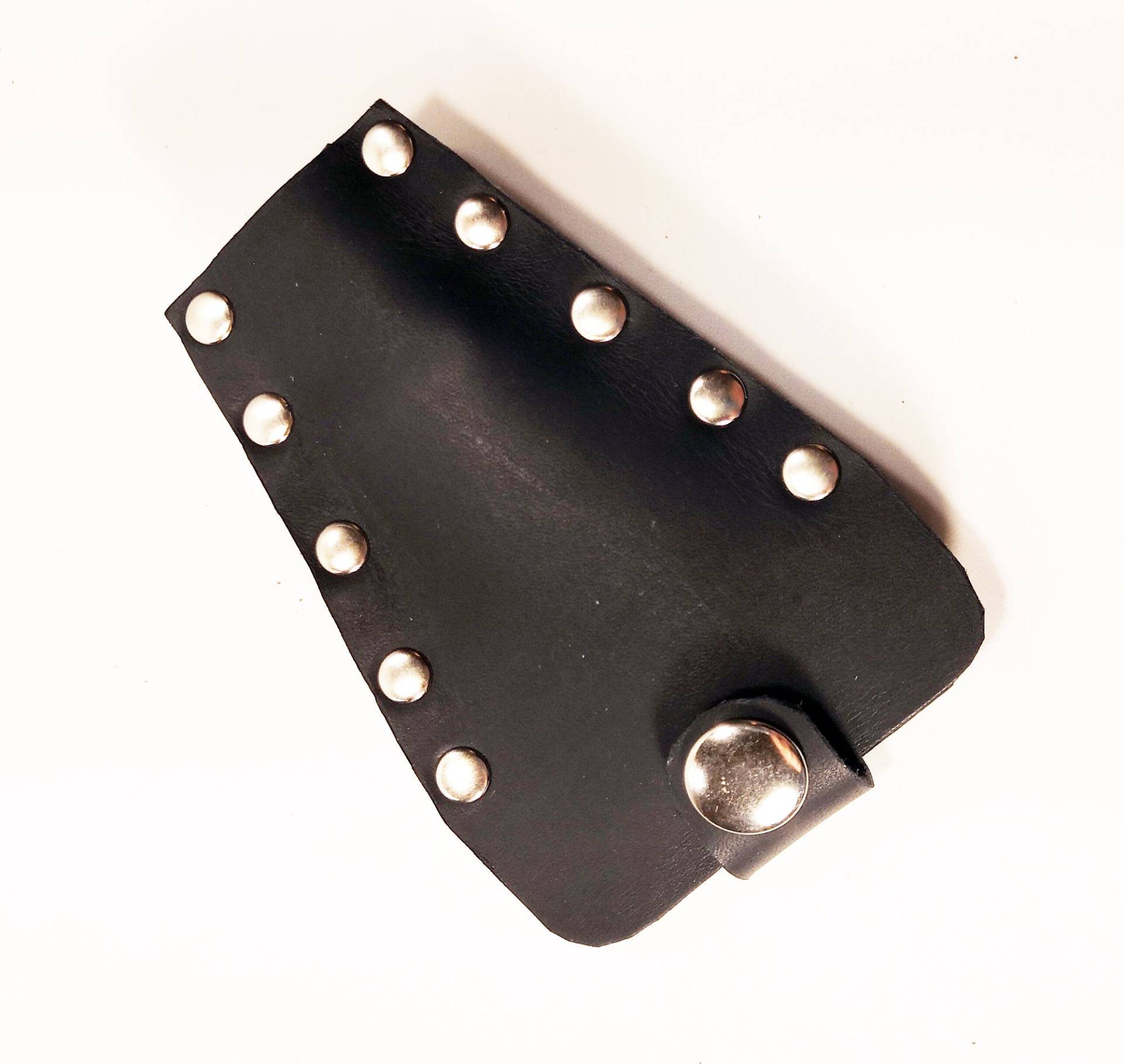 Handgefertigter Schlüsselhalter Aus Dunkelblauem Leder Mit Silberfarbenem Ring von TrueCalf