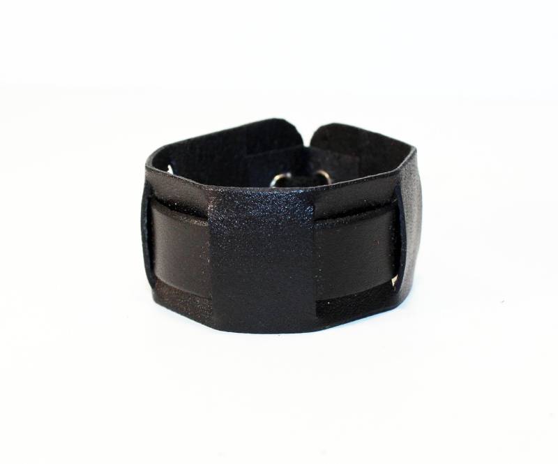 Handgefertigtes Schwarz Leder Manschette Armband Einstellbare Unisex Accessoire von TrueCalf