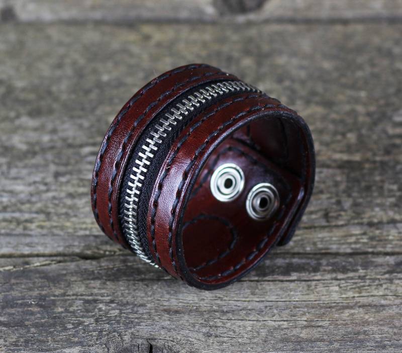Handgemachte Braun Leder Zipper Armreif von TrueCalf