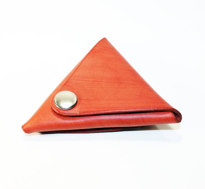 Handgemachte Geldbörse Aus Orangefarbenem Leder in Dreiecksform von TrueCalf