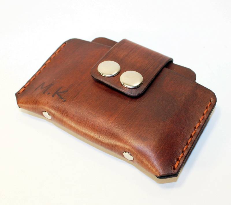 Personalisierte Leder Kreditkartenetui Handgefertigtes Braunes Kartenetui von TrueCalf