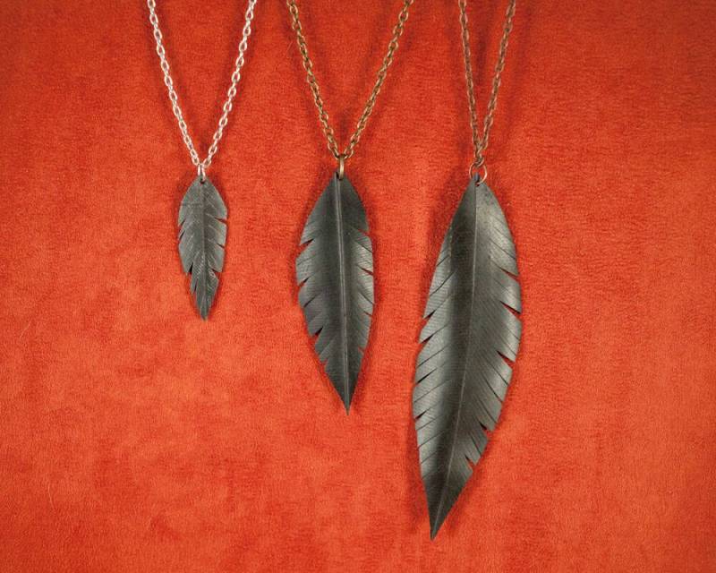 Vegane Feder Fahrrad Schlauch Halskette von TruePartnersInCraft