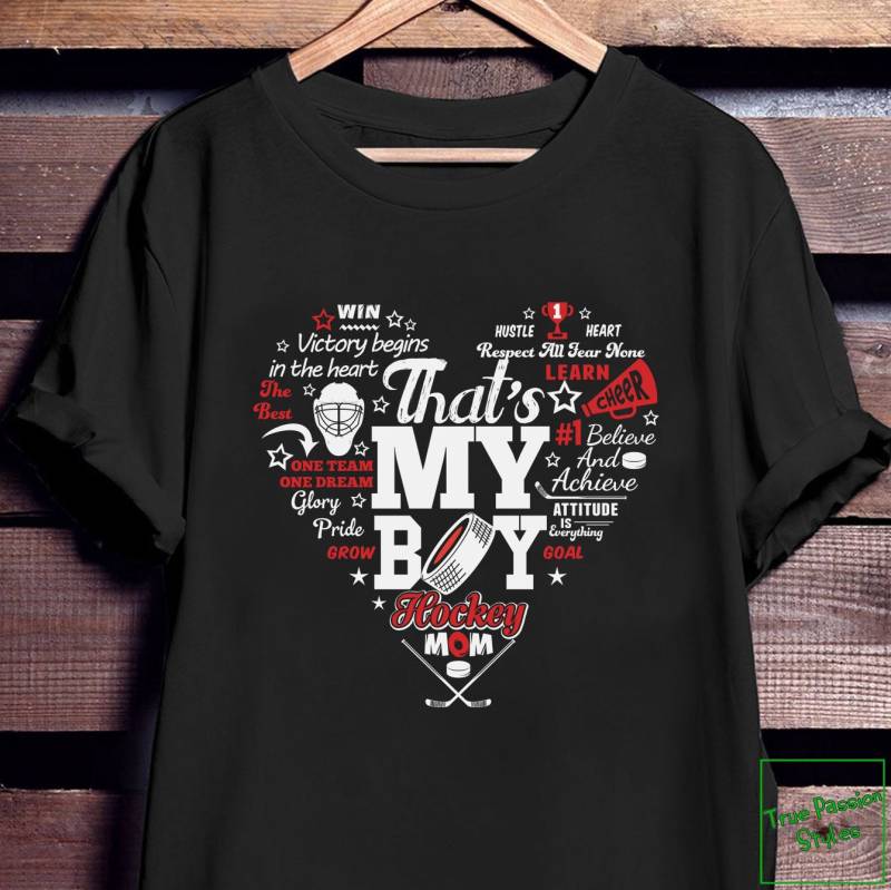 Hockey-Mama-Shirt. Geschenk Für Stolze Hockey-Mütter. Hockey-Shirts-Kollektion. Eishockey-T-Shirt. Weihnachtsgeschenk. Liebe Hockey Herz T-Shirt Hockey-Mama-Shirt. Geschenk Für Stolze Hockey-Mütter. Hockey-Shirts-Kollektion. Eishockey-T-Shirt. Weihnachtsgeschenk. Liebe Hockey Herz T-Shirt von TruePassionStyles